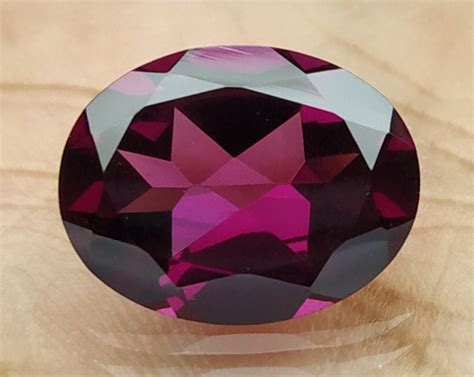 rhodolite garnet stone